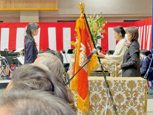 中央大学附属高校の卒業式に参列01