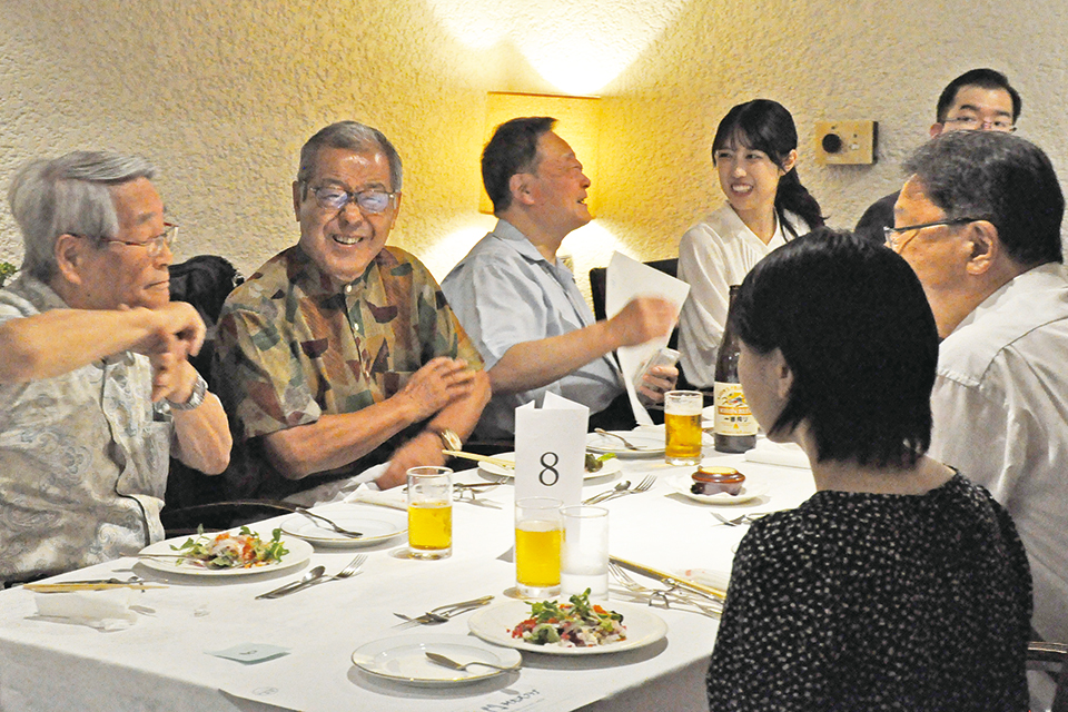 8月納涼例会＆中央大学校歌を唄う会　於 シーボニアメンズクラブ02