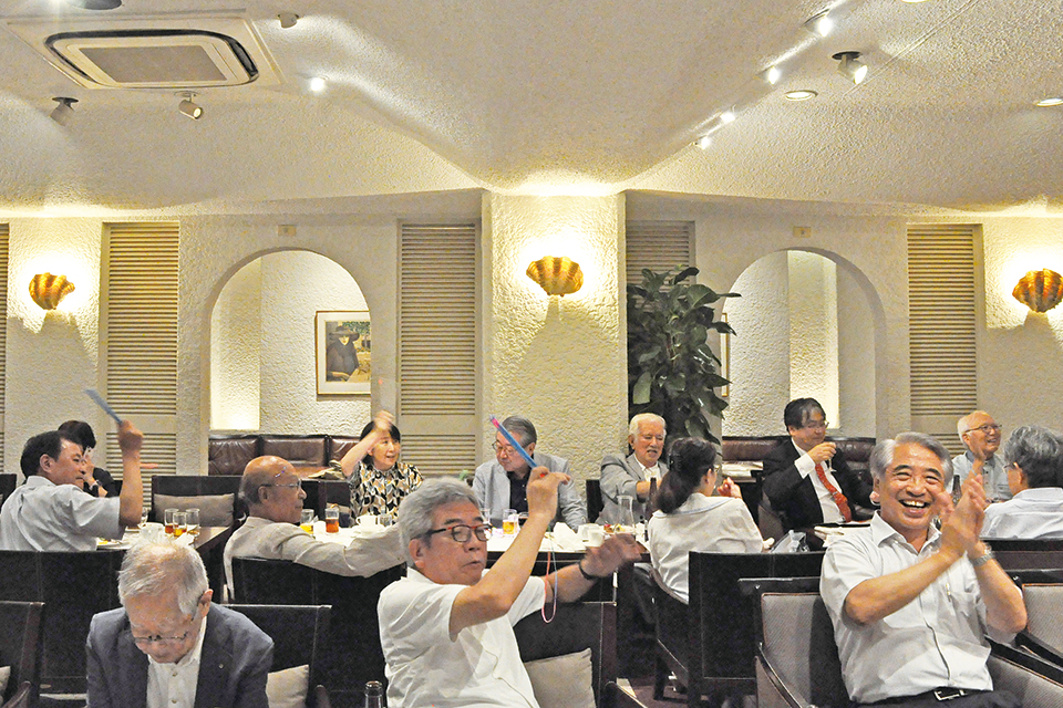 会場全体大盛り上がり